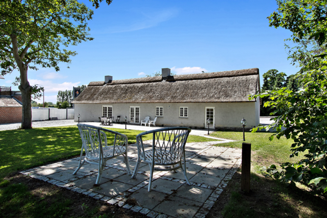 image 01